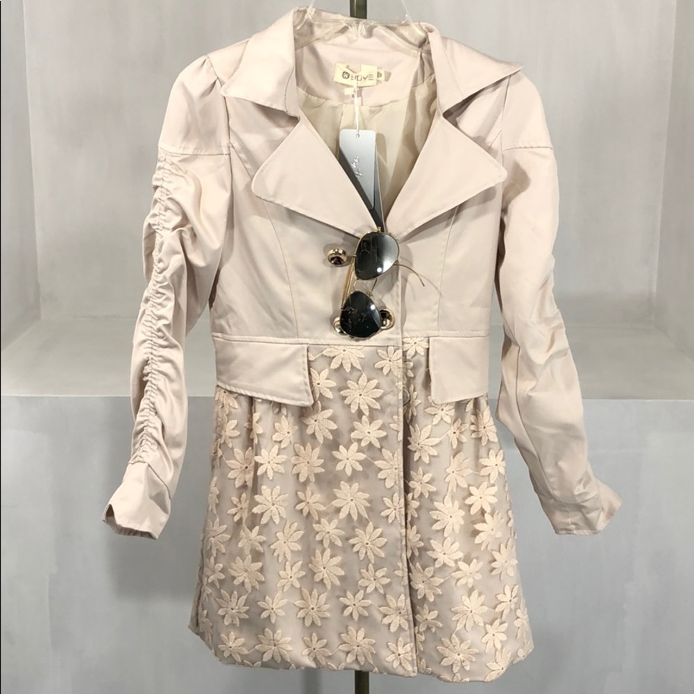 Embroidered Blush Jacket M